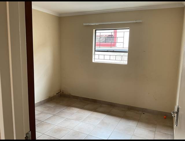 3 BEDROOM FREESTANDING FOR SALE IN KOSMOSDAL